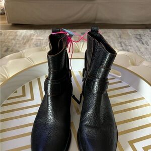 Tory Burch black boots size 8 1/2